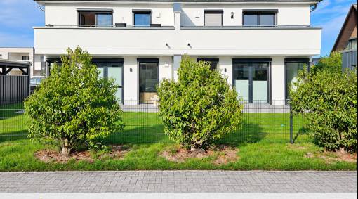 3 Zimmer Dachgeschosswohnung mit Sonnenterrasse für mind. zwei Jahre + zu vermieten