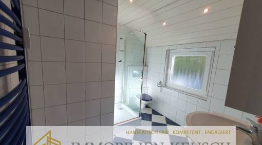 Preis deutlich reduziert-gute 2 Zimmer-Wohnung, Kamin mit Wohlfühlatmosphäre & großer eigener Garten