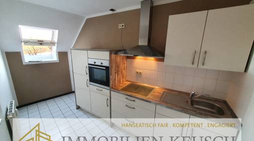 Großzügige 2-Zimmer Wohnung mit Balkon in sehr schöner & zentraler Lage