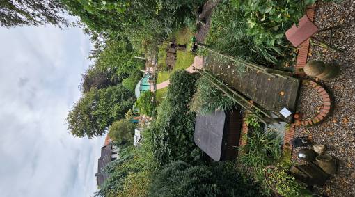 Traumgarten mit Pools und viel Platz in ruhiger Lage von Uphusen