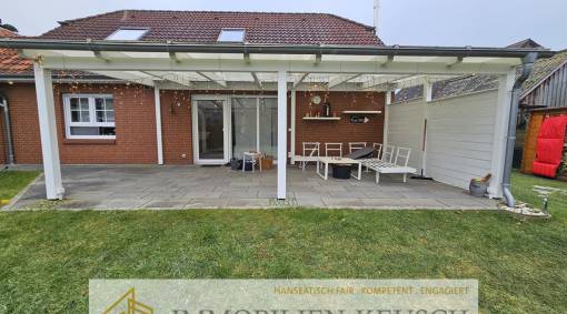 Traumhaftes EFH mit großem Garten, Pool, überd. Terrasse und Kaminofen in ruhiger Sackgasse