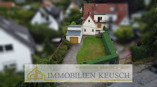 Zentrale Top-Lage, Handwerkerhaus mit Potential und großem Garten, Garage und viel Stauraum!!
